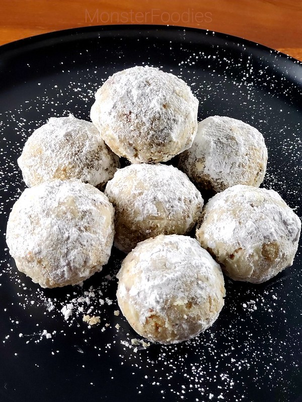 Easy Pecan Balls